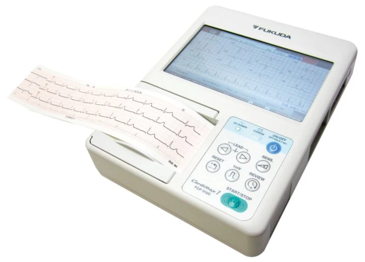 ECG portable FUKUDA FCP8100 3 pistes