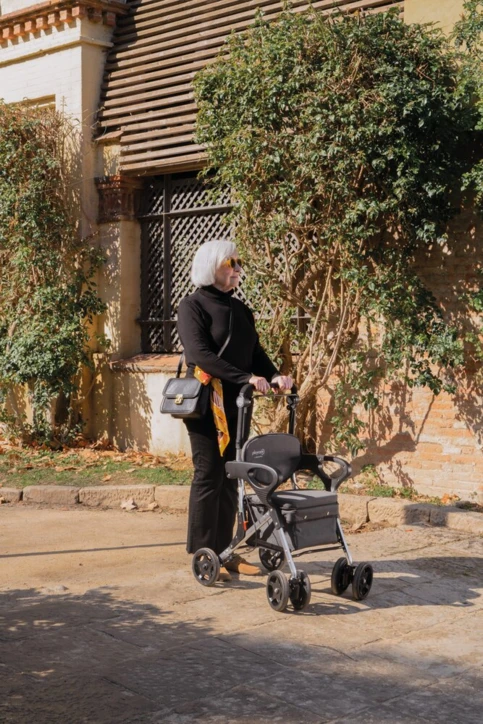 Rollator à 4 roues CARE PLUS®
