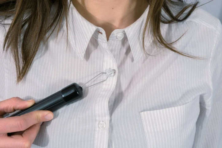Enfile-bouton