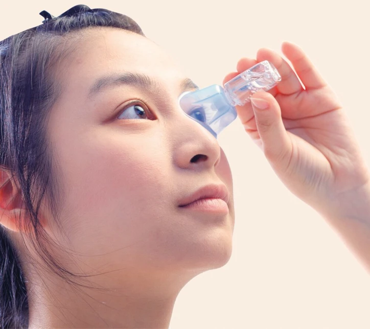 Aide verseur de gouttes ophtalmiques