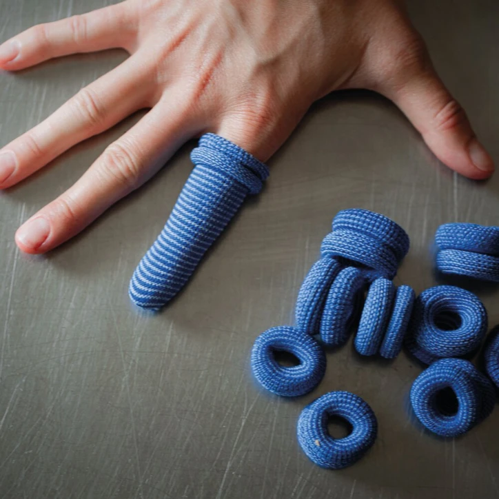 Doigtier tissu bleu