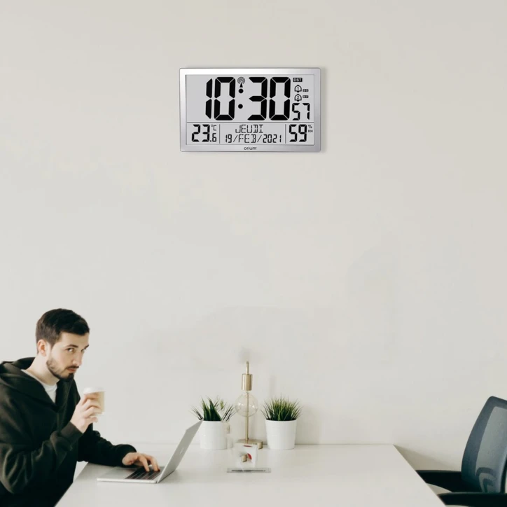 Horloge RC calendrier digital géant