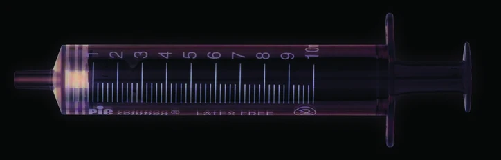 Seringue stérile sans aiguille