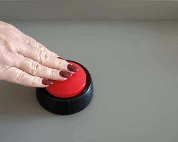 Réveil parlant gros bouton