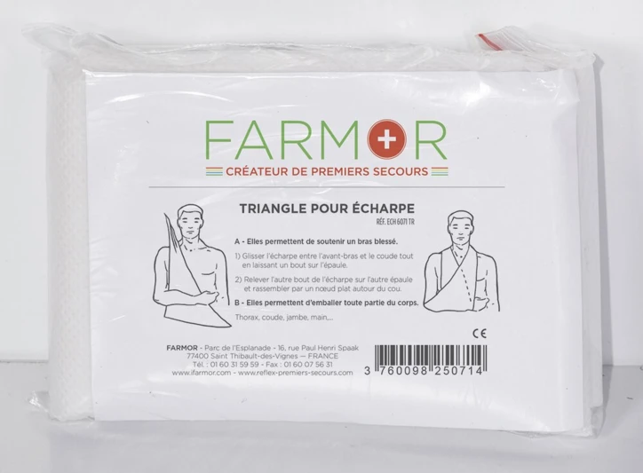 Écharpe triangulaire en non-tissé